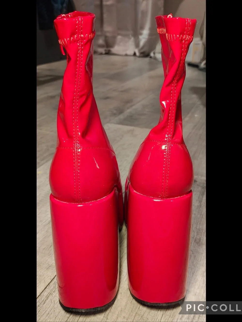 🛸❤️NWOT Liliana Patent Cherry Red Wave Platform Space Boots🛸❤️